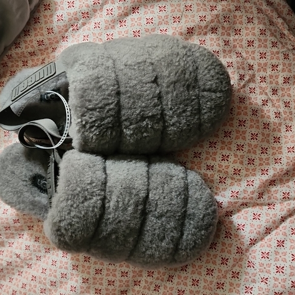 Ugg slippers - Picture 2 of 4